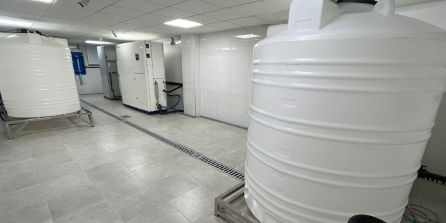 Untitled (1600 x 1200 px)